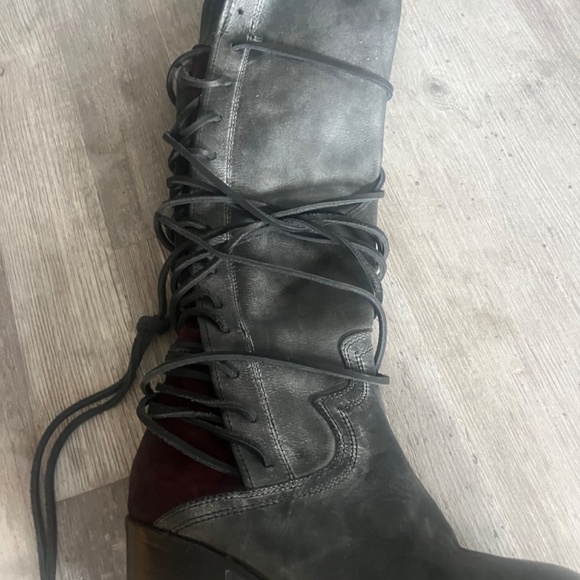 Only worn them twice cuz my feet started shrinking! - Picture 2 of 3